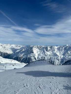 Ski in-Ski Out Studio